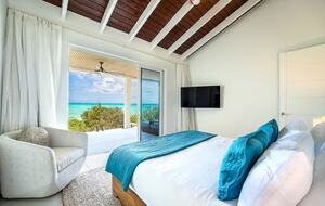 Stunning Beachfront Villa w/ Infinity Pool & Rooftop - Providenciales, Turks and Caicos Islands