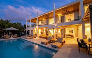 Stunning Beachfront Villa w/ Infinity Pool & Rooftop - Providenciales, Turks and Caicos Islands