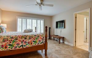 Two Minute Walk to Beach | 3 Primary Suites with Private Pool - Hilton Head Island, South Carolina