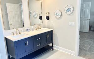 Two Minute Walk to Beach | 3 Primary Suites with Private Pool - Hilton Head Island, South Carolina