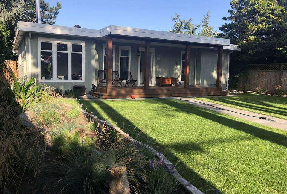 A Coastal Beach House In Boundary Bay, Delta - Delta, Canada