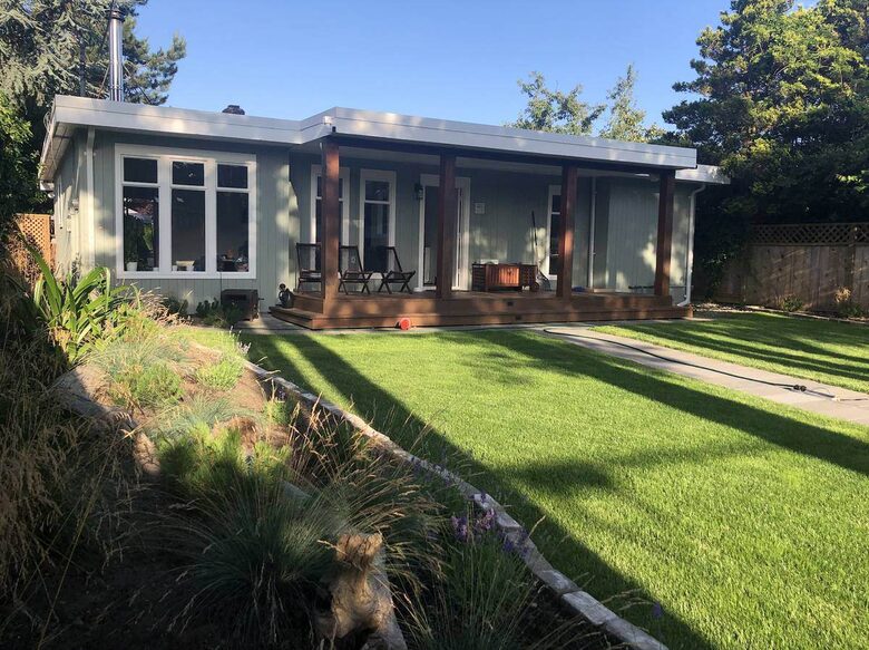 A Coastal Beach House In Boundary Bay, Delta - Delta, Canada