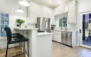 Red Sky Road Retreat - Wimberley, Texas