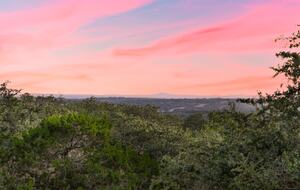 Red Sky Road Retreat - Wimberley, Texas