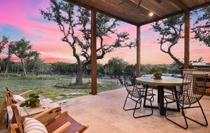 Red Sky Road Retreat - Wimberley, Texas