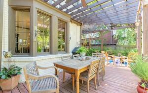 Luxury and Old World Charm in Midtown Memphis - Memphis, Tennessee