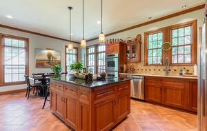 Luxury and Old World Charm in Midtown Memphis - Memphis, Tennessee