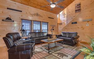 Luxury Mountain Lodge - Gatlinburg, Tennessee