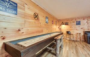 Luxury Mountain Lodge - Gatlinburg, Tennessee