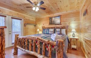 Luxury Mountain Lodge - Gatlinburg, Tennessee