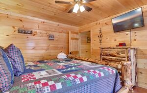 Luxury Mountain Lodge - Gatlinburg, Tennessee