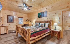 Luxury Mountain Lodge - Gatlinburg, Tennessee