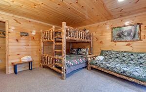 Luxury Mountain Lodge - Gatlinburg, Tennessee