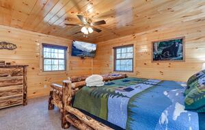 Luxury Mountain Lodge - Gatlinburg, Tennessee