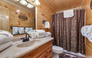 Luxury Mountain Lodge - Gatlinburg, Tennessee