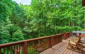 Luxury Mountain Lodge - Gatlinburg, Tennessee