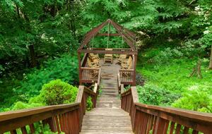 Luxury Mountain Lodge - Gatlinburg, Tennessee