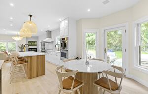 Waterfront Southampton Estate | Heated Pool, Spa, Gym, Outdoor Kitchen, Sonos - Southampton, New York