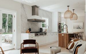 Waterfront Southampton Estate | Heated Pool, Spa, Gym, Outdoor Kitchen, Sonos - Southampton, New York