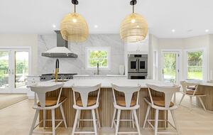 Waterfront Southampton Estate | Heated Pool, Spa, Gym, Outdoor Kitchen, Sonos - Southampton, New York