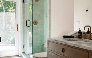 Waterfront Southampton Estate | Heated Pool, Spa, Gym, Outdoor Kitchen, Sonos - Southampton, New York