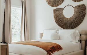 Waterfront Southampton Estate | Heated Pool, Spa, Gym, Outdoor Kitchen, Sonos - Southampton, New York