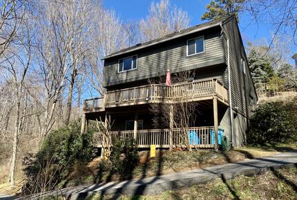 Beautiful Mountain Retreat | 10 minutes to Downtown Asheville - Asheville, North Carolina