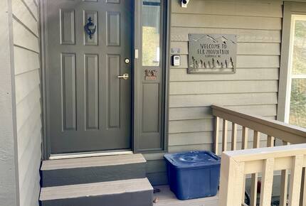 Beautiful Mountain Retreat | 10 minutes to Downtown Asheville - Asheville, North Carolina