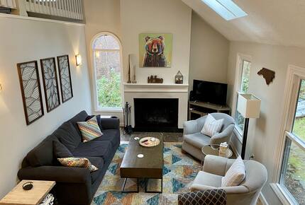 Beautiful Mountain Retreat | 10 minutes to Downtown Asheville - Asheville, North Carolina