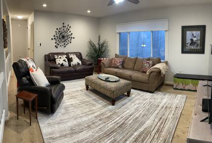 Beautiful Mountain Retreat | 10 minutes to Downtown Asheville - Asheville, North Carolina