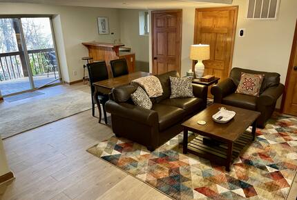 Beautiful Mountain Retreat | 10 minutes to Downtown Asheville - Asheville, North Carolina