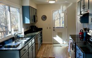 Beautiful Mountain Retreat | 10 minutes to Downtown Asheville - Asheville, North Carolina