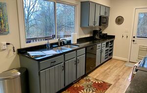 Beautiful Mountain Retreat | 10 minutes to Downtown Asheville - Asheville, North Carolina