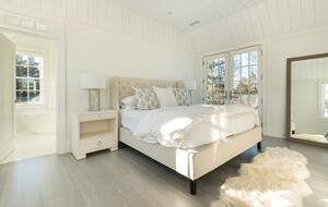 Stunning Modern Design Retreat - Sag Harbor, New York