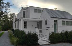 Stunning Modern Design Retreat - Sag Harbor, New York