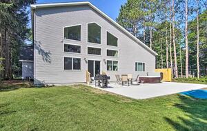 Spacious Retreat Steps from Lake Michigan - Whitehall, Michigan