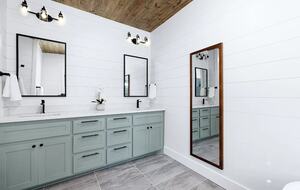 Bearly Behavin - Broken Bow, Oklahoma