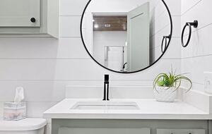 Bearly Behavin - Broken Bow, Oklahoma