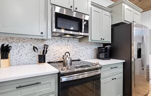 Bearly Behavin - Broken Bow, Oklahoma