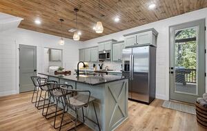 Bearly Behavin - Broken Bow, Oklahoma