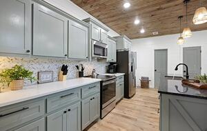 Bearly Behavin - Broken Bow, Oklahoma