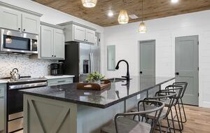 Bearly Behavin - Broken Bow, Oklahoma