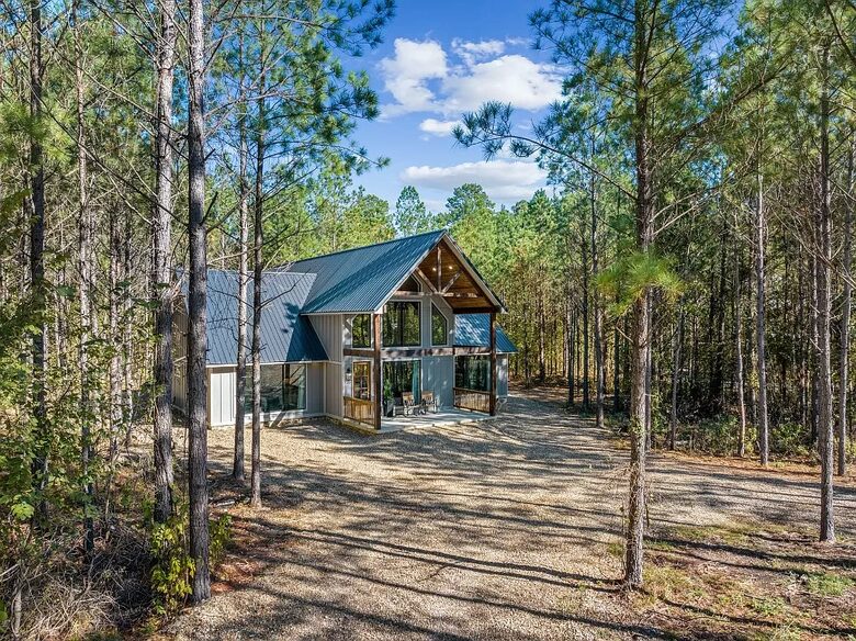 Bearly Behavin - Broken Bow, Oklahoma