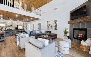 Bearly Behavin - Broken Bow, Oklahoma