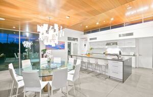 Glass Retreat: Mid-Century Modern Masterpiece - Rancho Mirage, California