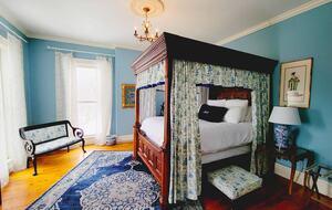 Chinoisserie Bedroom