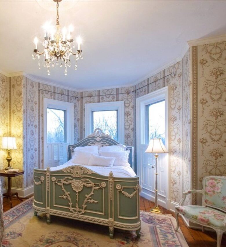 Stunning Historic Mansion and English Country Gardens in Upstate New York - Albion, New York