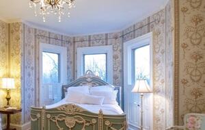 Stunning Historic Mansion and English Country Gardens in Upstate New York - Albion, New York