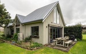 The Clevedon Retreat | A Country Getaway - Clevedon, New Zealand