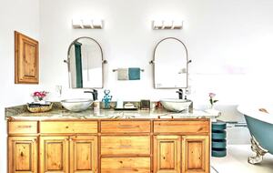 Chill on the Hill | Arizona Wine Country Luxury - Cornville, Arizona